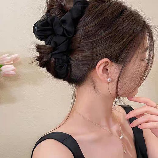 🎀【XINSHE心奢饰桑蚕丝欧根纱发圈、抓夹】绝美早春发饰！✅风格不受限，轻松点亮穿搭 ✅优质原材料，🥰质感好，不扯发 可以很女人，可以甜，可以冷！一秒摆脱路人感~~ 商品图2