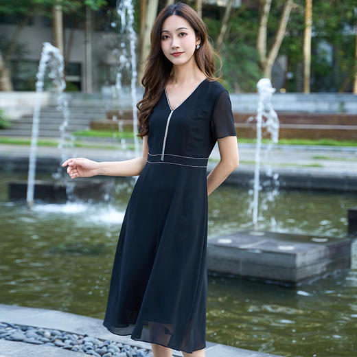 【流苏链条连衣裙】EITIE爱特爱V领优雅气质高腰礼服夏季新款B2507650 商品图1