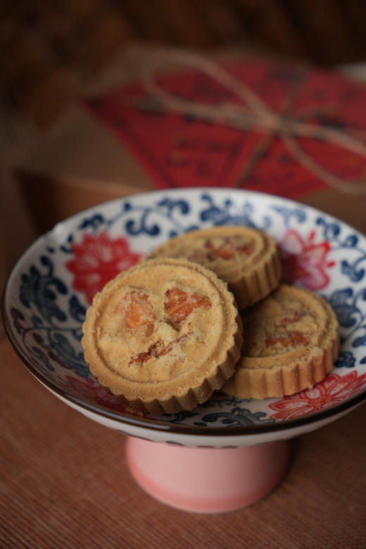 澳门风味---杏仁饼    澳门第一代杏仁饼大师🥇30年古法手艺人，完美还原杏仁饼最开始的味道👍 吃了第一块就有无数块，好吃到根本停不下来！ 商品图2