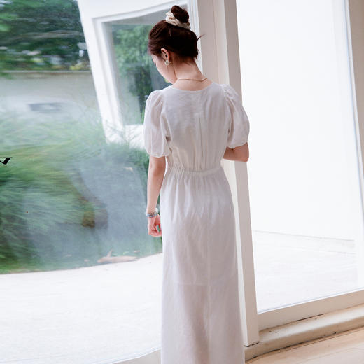 谜底白色连衣裙短袖2025夏新款优雅腰部镂空设计感长裙256ML6291 商品图2