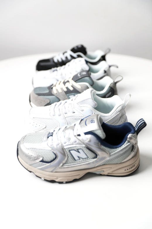 是儿童跑鞋，怎么穿都好看。复古软底美式网面透气运动鞋C042158 商品图4