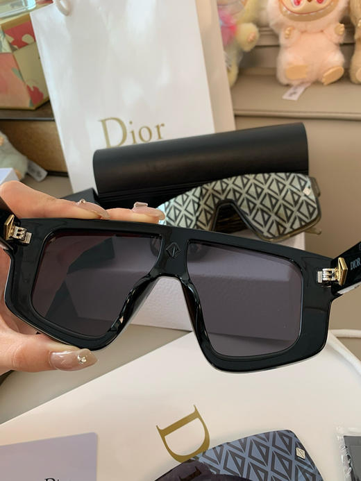 Dior迪奥双层镜片太阳镜。茶色。灰黑色。自己备注颜色。 商品图8