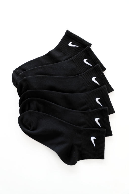 透气又好穿，黑色短筒运动袜子。情侣款基础软底透气袜子C042168 商品图4