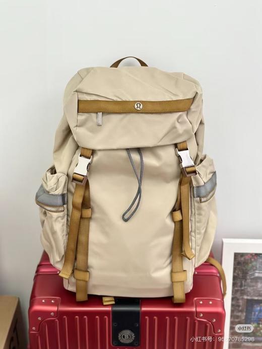 【五一出游必备】新款时尚百搭小众双肩运动休闲大容量25L背包登山包 商品图0