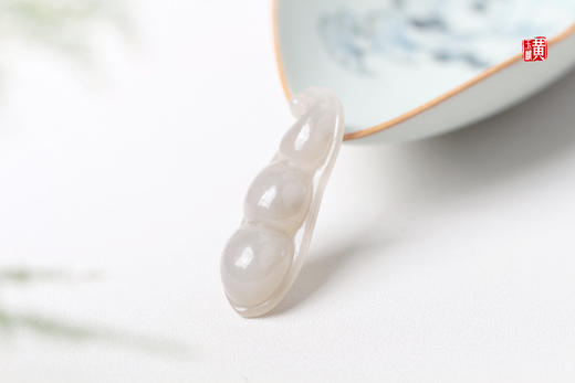和田玉烟青玉【福豆】吊坠 配精美挂绳 商品图2