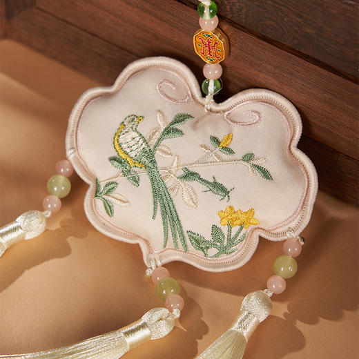 大英博物馆 东方梦境系列 吉祥如意国风随身香囊 汽车挂饰 商品图6