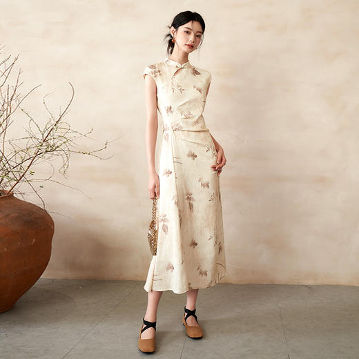 新中式国风立领旗袍无袖连衣裙女春季古典提花缎面连衣裙V0041535 商品图1