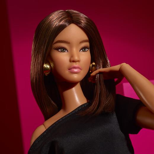 H
美太JBH72
芭比简约时尚系列—小黑裙02 商品图5