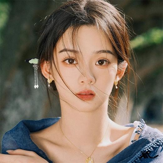 🎀【XINSHE心奢饰春夏新中式檀木发簪】来啦！✅优质原材料，🥰质感好，不扯发 不知道姐妹们是不是和我一样，🔥经常会在小红书上刷一刷美女们的穿搭 最近被她们各种头饰狠狠种草了 商品图3