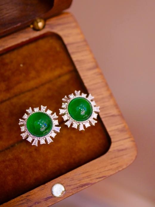 3.3ct.蛋面祖母绿耳钉 商品图2
