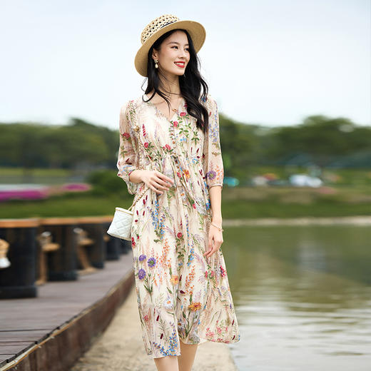 丁摩 夏季新品女V领法式抽绳收腰立体印花真丝连衣裙子5ZF-90472 商品图0