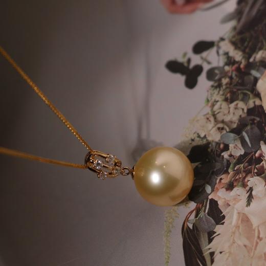 【甄珠贝】11-12mm 正圆强光无暇 18K金配件 南洋金珠吊坠 商品图1