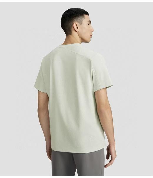 点此购买 迪桑特DUALIS系列都市通勤男士短袖针织衫T恤 LL 316030 商品图8