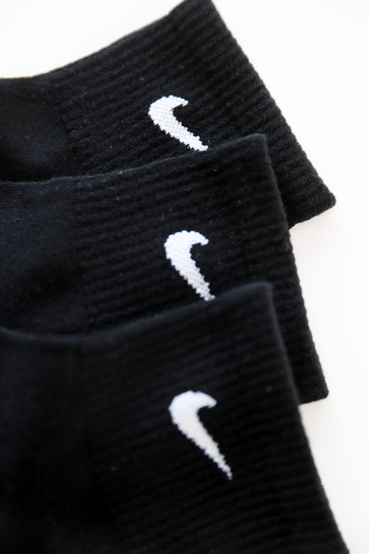 透气又好穿，黑色短筒运动袜子。情侣款基础软底透气袜子C042168 商品图14