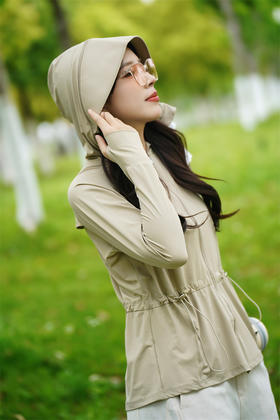 白L2 臣禾【抽绳连帽防晒衣】 休闲薄外套	JZ252010475