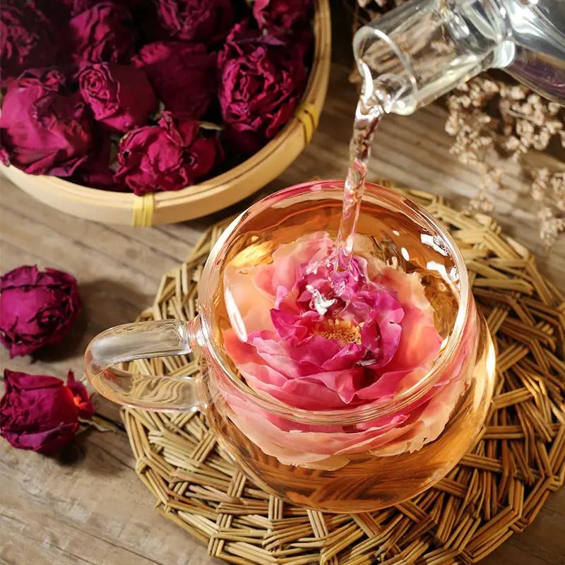 云南墨红玫瑰芳香扑鼻，花香持久