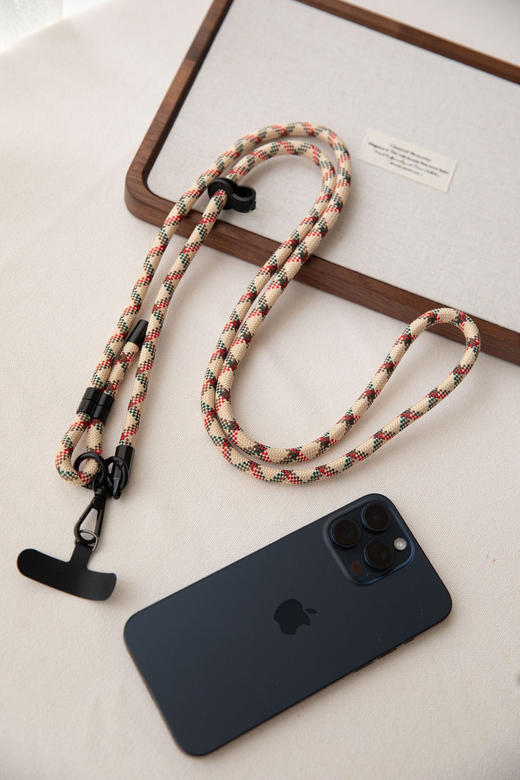 穿啥都能搭❗️❗️【ZBYEO 日系手机挂绳】五一出游解放双手😍万物皆可挂❗️包包|相机|水壶|钥匙串 明星、网红的穿搭神器🔥人手一条巨潮手机挂绳💢花色好看每款🉑入 商品图5