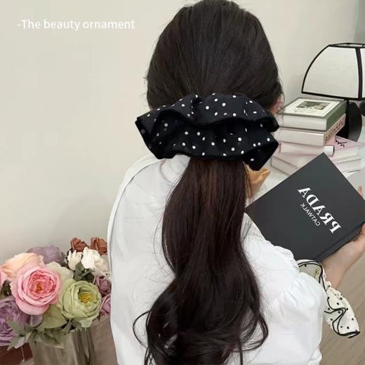 🎀【XINSHE心奢饰春夏法式“波点”发箍、发圈、抓夹】来啦！！💥足足好几款，发夹、发圈、发箍全都有！ 👏修饰发型头型，还拿捏了各种风格，不会太素也不会太花哨☺️可以很女人，可以甜，可以冷！ 商品图5