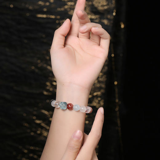 【新品】灵机生活馆白水晶配托帕石糖八菱手链生日送礼送朋友 商品图2