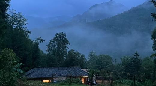 【大邑西岭雪山#206号院】5房温泉私汤院子，山间独栋，萤火虫，带秋千、超大庭院、地暖、临溪靠山、避暑玩水、枫叶、雪景、采摘、溪谷捕鱼、钓鱼xxyj 商品图3