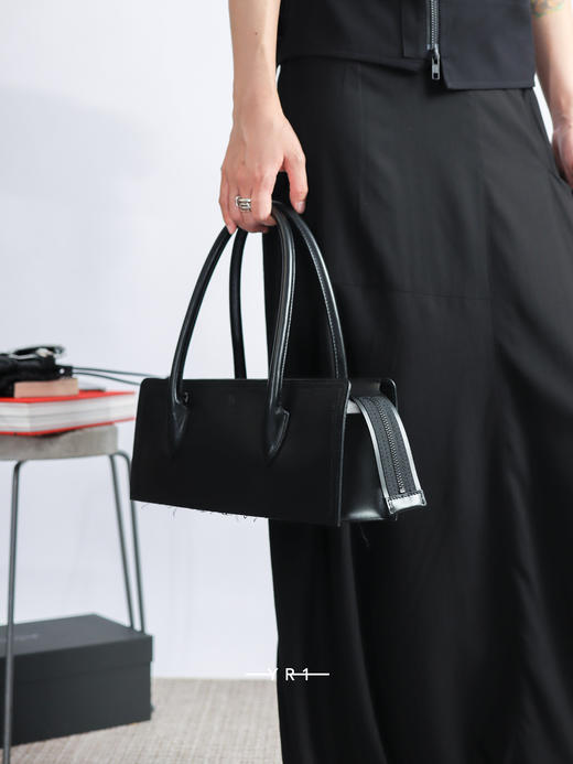 Y‘s | 半光泽皮革短方形包 商品图4