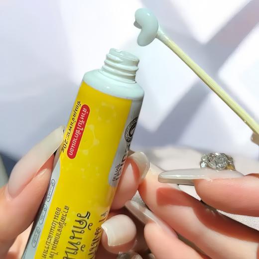 【泰国爆款】Sulai素莱小黄膏 中国大使馆认证 泰国711好物清单 进口原料 古法配方 轻松应对多种皮肤问题 商品图0