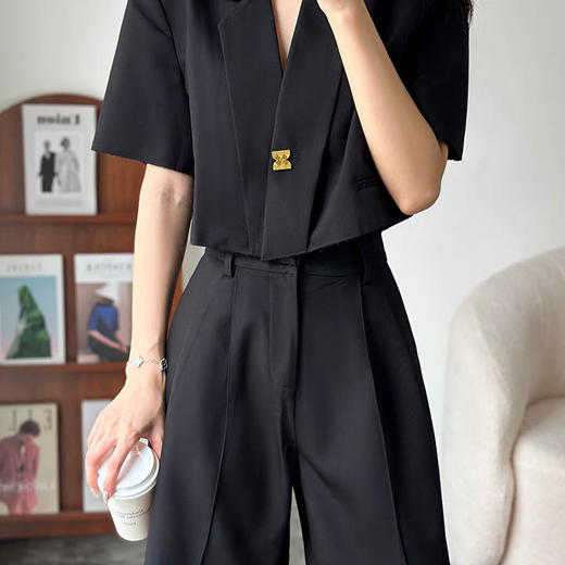 洛诗琳99827显高显瘦短款西装外套夏季短袖西装短裤两件套10331 商品图1