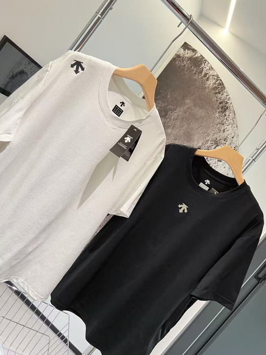 外贸尾单，青岛代工厂渠道，迪桑特情侣款速干体恤，抗菌速干面料。黑白两色。
尺码M-3XL 商品图3