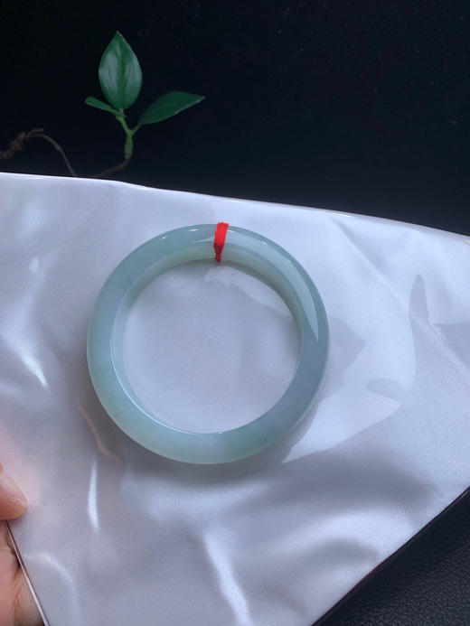 612749，55.2晴水底手镯，整条带淡淡的底色、清新干净、很秀气 商品图4