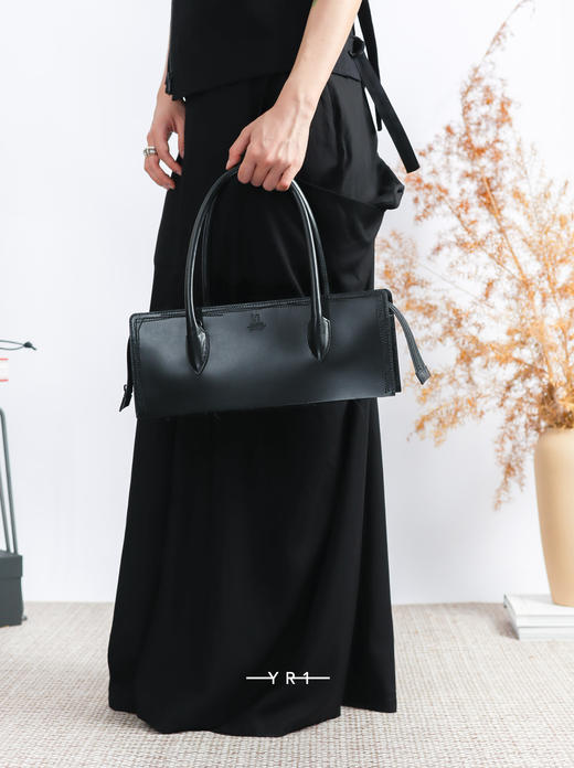 Y‘s | 半光泽皮革短方形包 商品图1