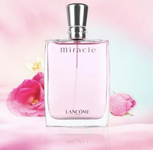 【兰蔻奇迹女神淡香水】超级浪漫气息 一闻就沦陷·花果香调 但 真的太好闻了 买给自己当做礼物也是极好的，就是小仙女的味道 包装和瓶身的颜色都是我喜欢的，甜甜柔柔软软的味道 商品图2