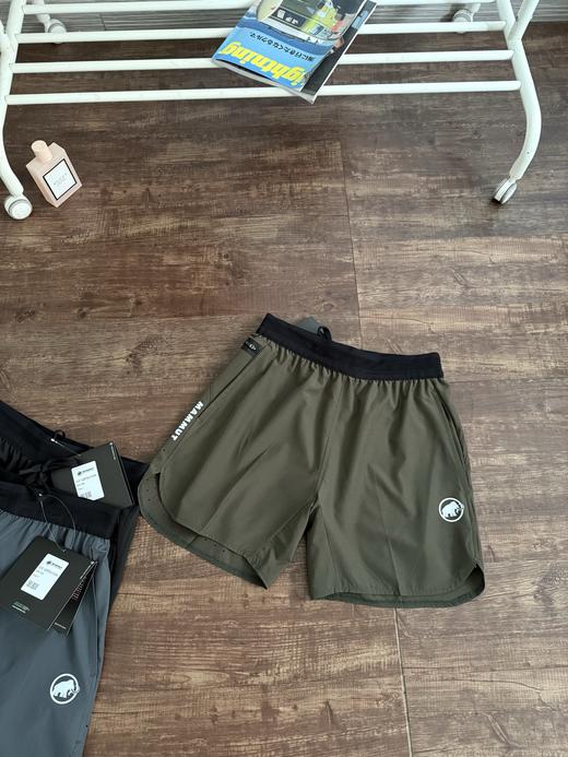 点此购买 猛犸象夏季男士户外速干轻量化激光打孔压胶短裤五分裤 LL 316103 商品图3