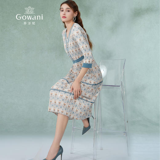 乔万尼连衣裙新款高级感压褶显瘦EM2E823 商品图2