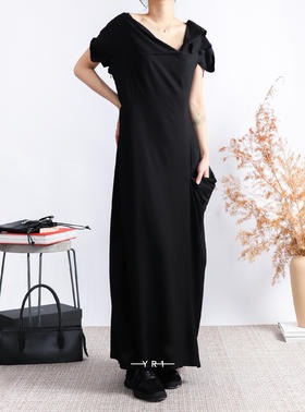 Y‘s | 不对称领口连衣裙