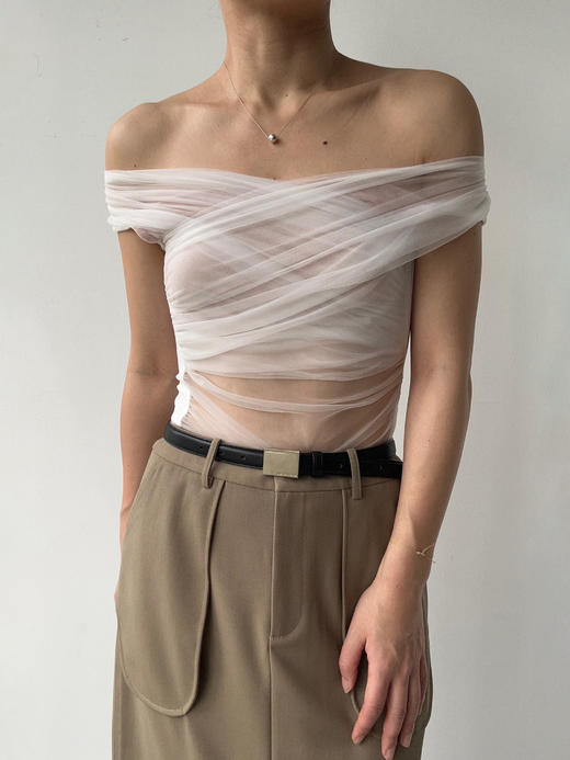 SIJIA｜白色一字肩褶皱网纱T [ 白SS2511 ] 商品图1