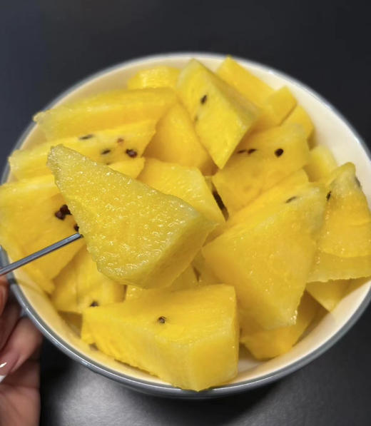 13.8元1个特小凤冰淇淋西瓜约4斤左右 商品图1