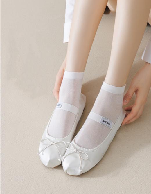 【西田の凉子 桑蚕丝超薄短袜】优选桑蚕丝，细腻40支纱线，柔软舒适!轻薄如纱，凉感透气 无骨袜头+7字后跟设计无束缚不硌脚 商品图4