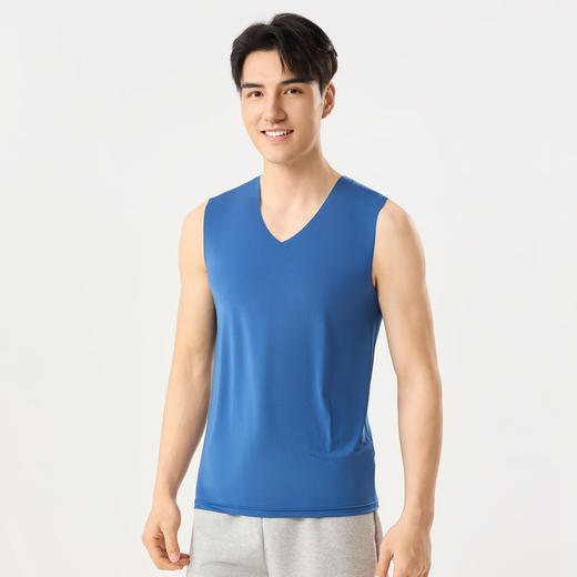 【无痕冰丝凉感背心】运动无束缚超大弹力，凉感丝滑轻薄透气，透气不黏汗肤感冰冰凉，新款冰丝宽肩背心180克升级透气速干坎肩打底QQ 商品图7