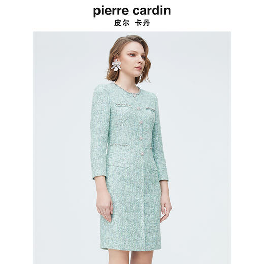 [皮尔卡丹女装]冬季新款蓝色V领绣花收腰连衣裙 商品图1