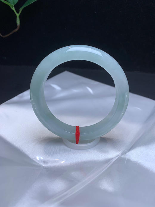 612749，55.2晴水底手镯，整条带淡淡的底色、清新干净、很秀气 商品图2