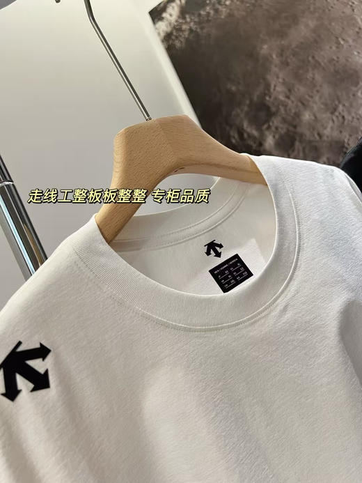 外贸尾单，青岛代工厂渠道，迪桑特情侣款速干体恤，抗菌速干面料。黑白两色。
尺码M-3XL 商品图5