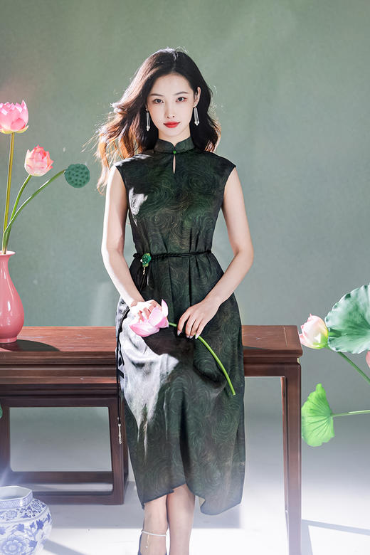 逸红颜明月优选#金绫缎连衣裙「绿玫瑰」江南烟雨入画来的自然美，赠送腰带 商品图3