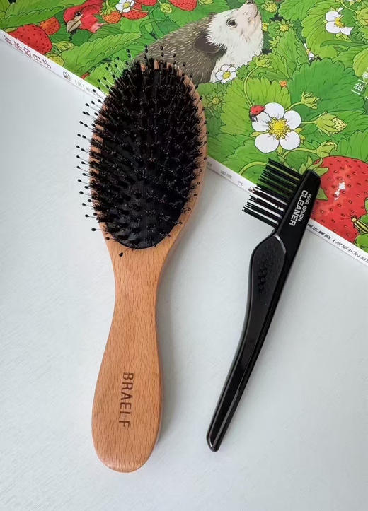 原单正品 BBBRAELE梳子套装
母亲节必选款！超级性价比！库存仅1000盒！
猪鬃气垫榉木梳子+清洁刷套装
养发神器。 商品图6