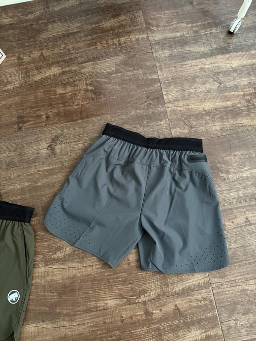 点此购买 猛犸象夏季男士户外速干轻量化激光打孔压胶短裤五分裤 LL 316103 商品图2