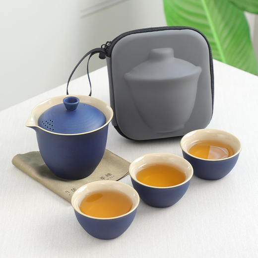 【说走就走❗️快客杯旅行茶具】投茶入壶简化泡茶，一体式旅行收纳设计，内壁洁白通透，易清洗，户外便携式一壶三杯陶瓷旅行茶具收纳包QQ 商品图2