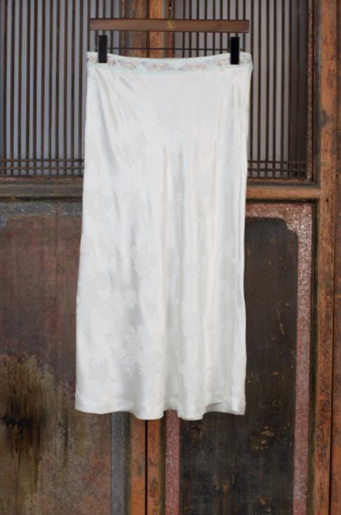 盛唐牡丹| 硕果累累手绣冠乐绉半裙 商品图0