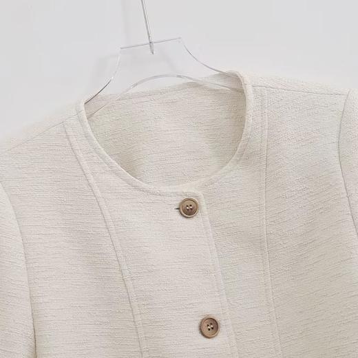 VIVIAN LIU薇薇安刘V2513103梅春女装新款时尚圆领单排扣短款外套 商品图2