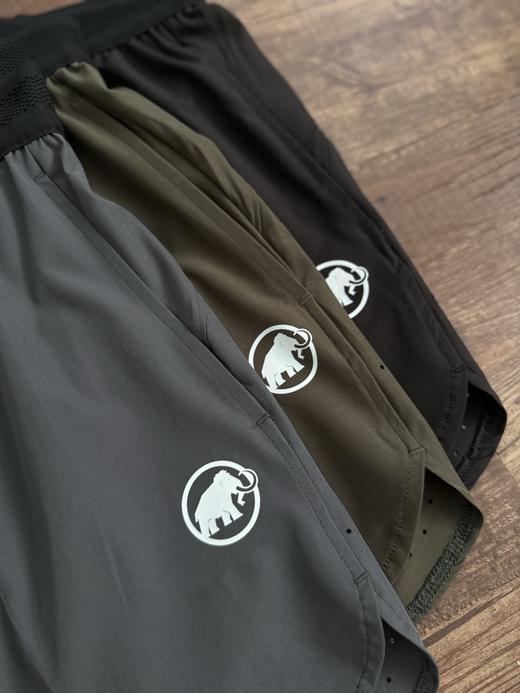 点此购买 猛犸象夏季男士户外速干轻量化激光打孔压胶短裤五分裤 LL 316103 商品图6