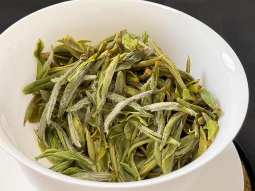 2025春 天工·荒小白  树龄50-60年  尴尬的茶 优美的价  250克起 福鼎白茶 商品图5
