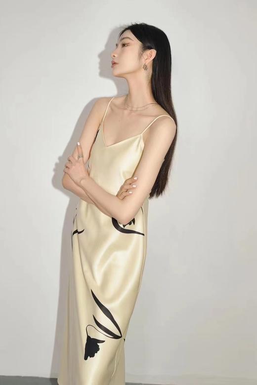 SIA SAYLOR 小众艺术感花朵水墨印花吊带连衣裙 18198 商品图6